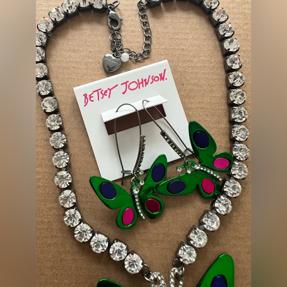NEW BETSY JOHNSON Butterfly Jewelry Set - Picture 2 of 11